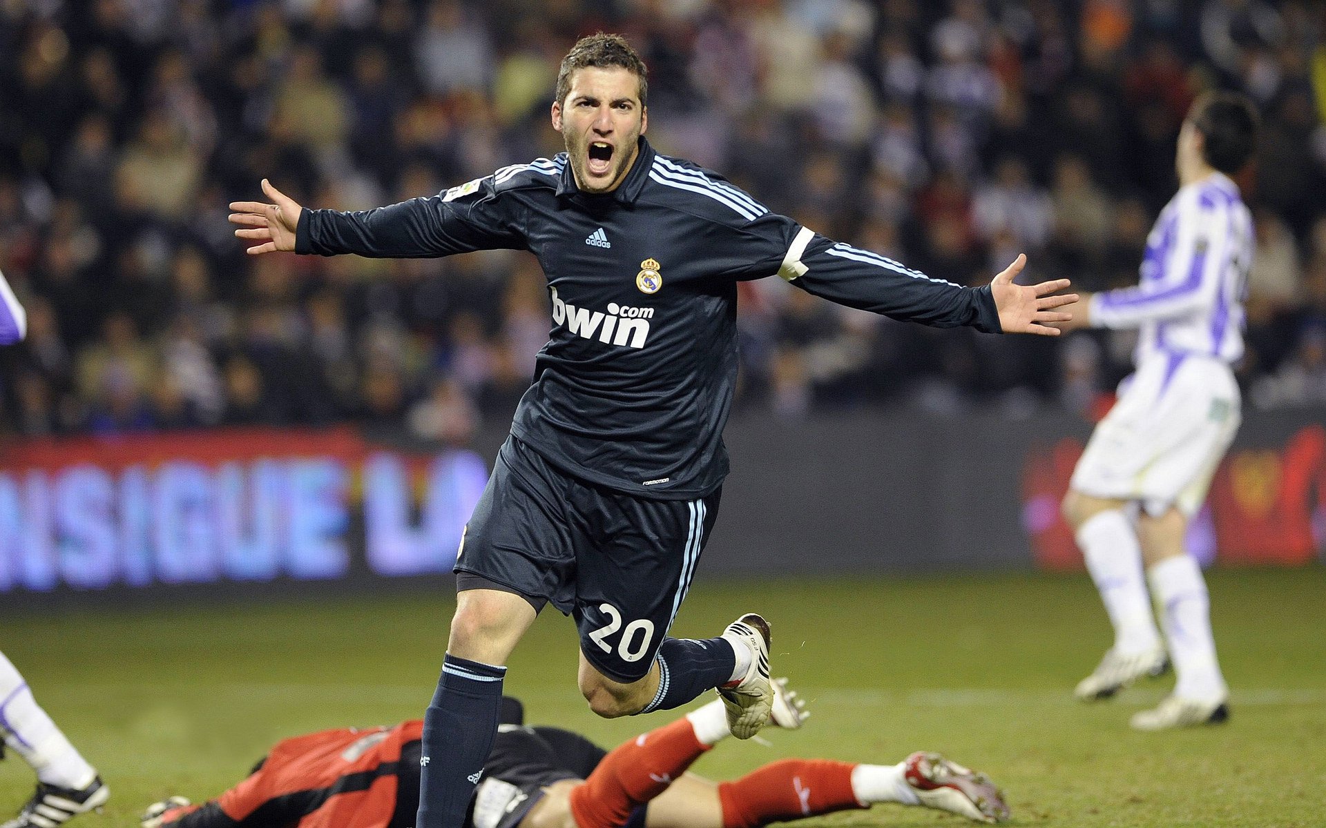 戈贝尔全程高能输出统治禁区，魔术提前终结悬念爵士吞下苦涩失利