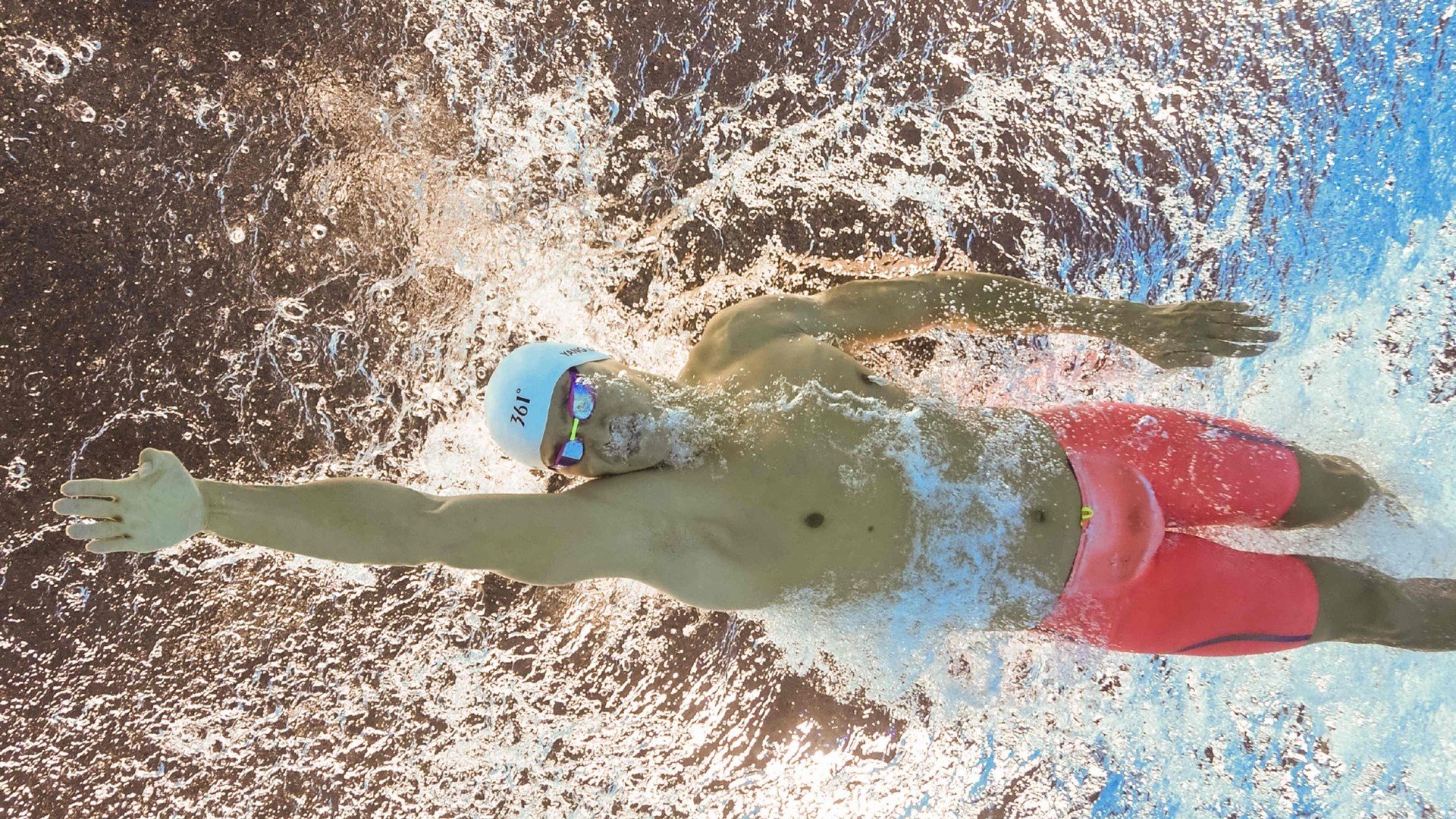 哈斯奇迹夜，平民车队碾压梅赛德斯，阿隆索不老传奇惊艳四座