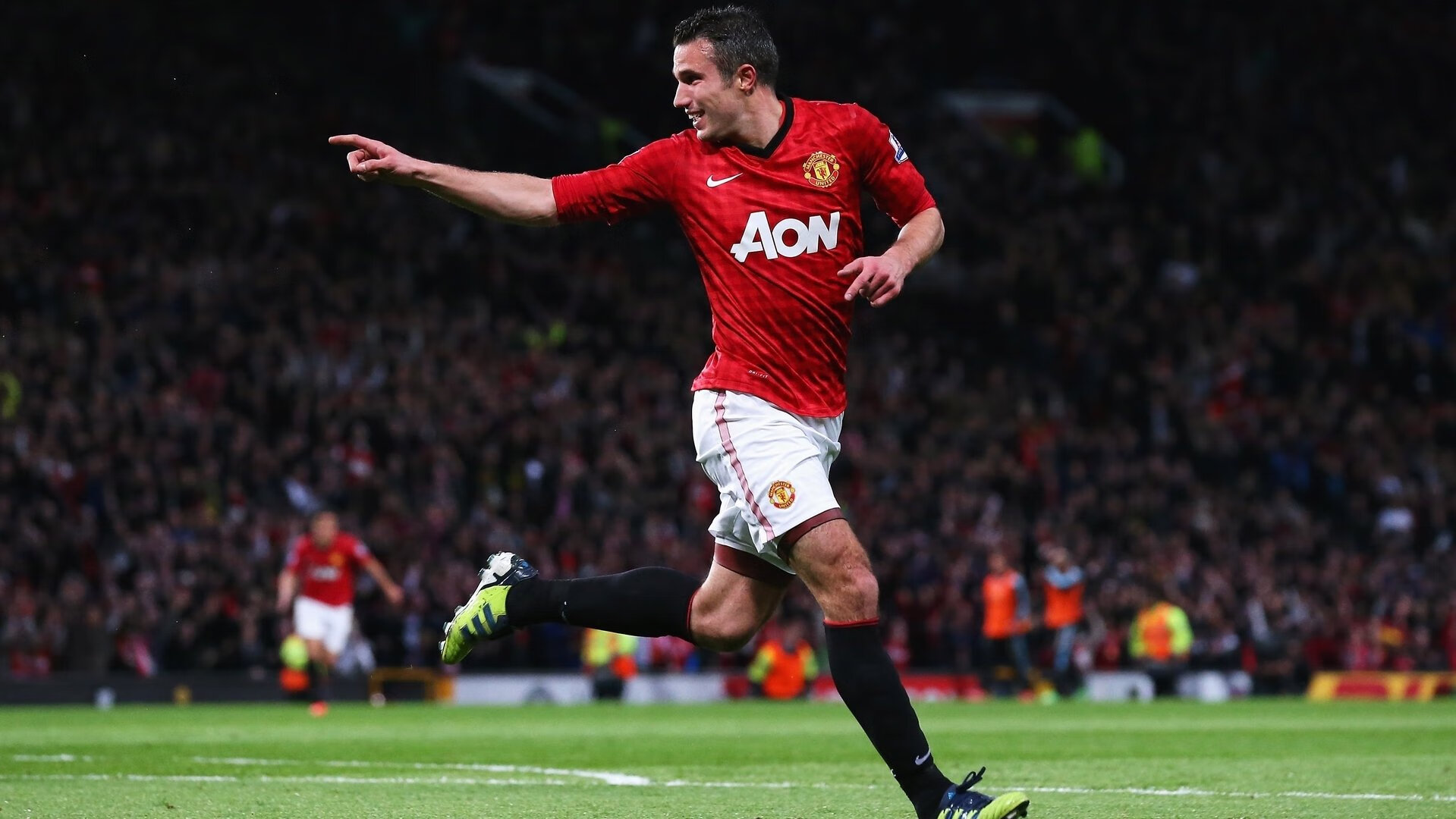 莱万攻防两端统治赛场，阿根廷淘汰赛惊险过关喀麦隆